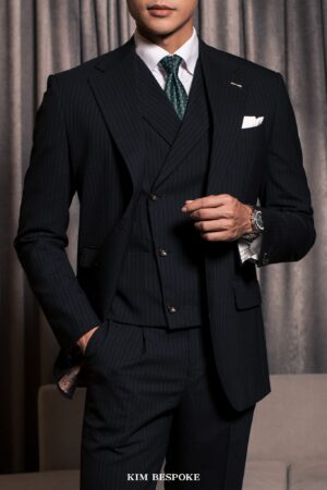 Capsule Wardrobe | Look 1: NOIR