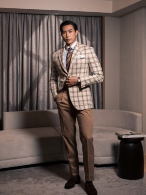Alternative view of Capsule Wardrobe | Look 12: CHAMPAGNE CHEERS x RESORT TAN