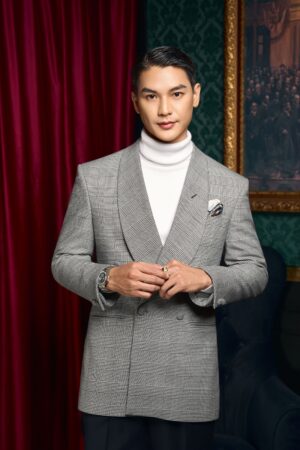 Alternative view of Noir & Ivory | Look 3: British Legacy