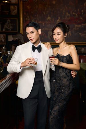 Alternative view of Noir & Ivory | Look 2: Ivory